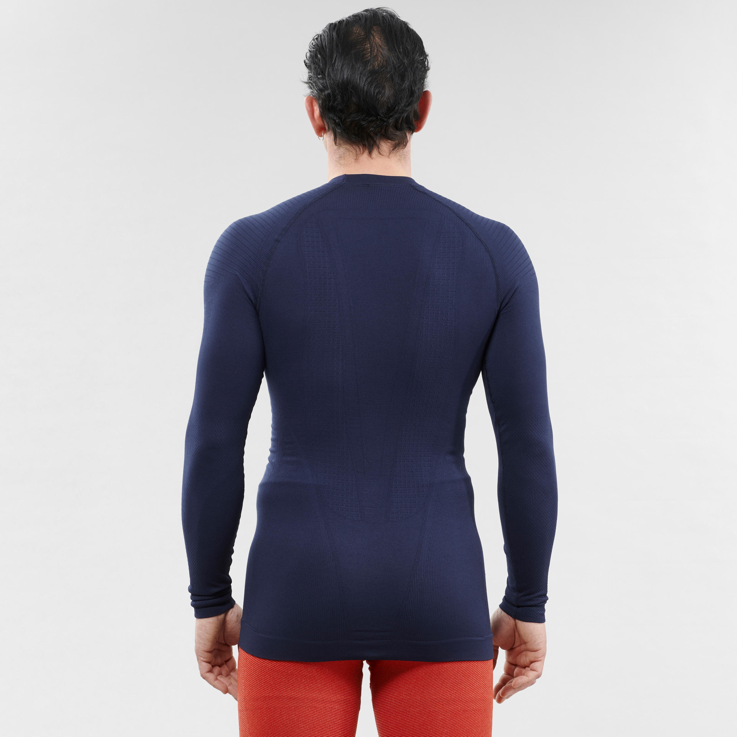 Men's Warm, Comfortable Seamless Skiing Base Layer 500 I-soft - Black and Blue 4/5