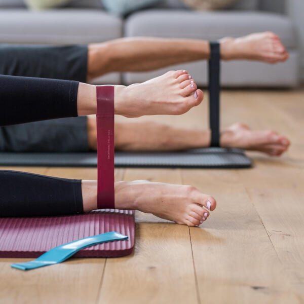 Esterillas de yoga, bolas de pilates y bandas elásticas fitness en oferta  en El Corte Inglés