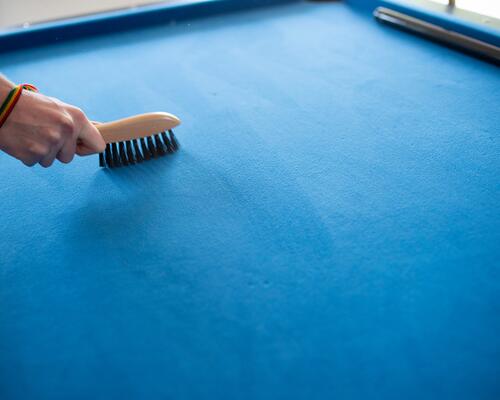 Comment nettoyer son tapis de billard