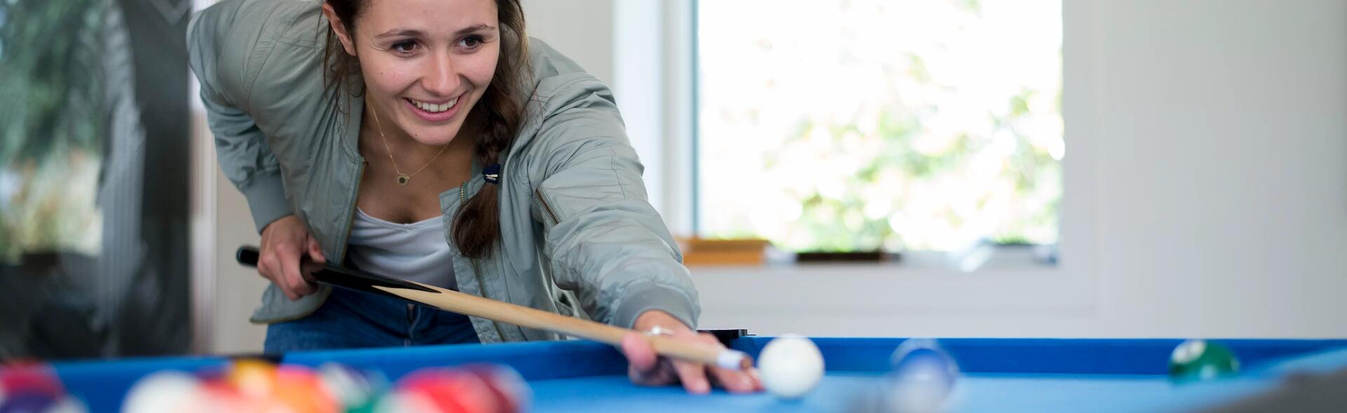 Exercices pratiques : apprendre à faire un stop-shot (carreau) au billard avec decathlon