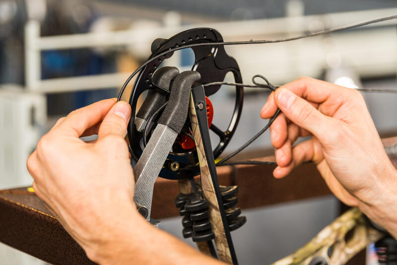 CHANGEMENT D'UN SYNTHÉTIQUE OU D'UN CÂBLE ARC DE CHASSE