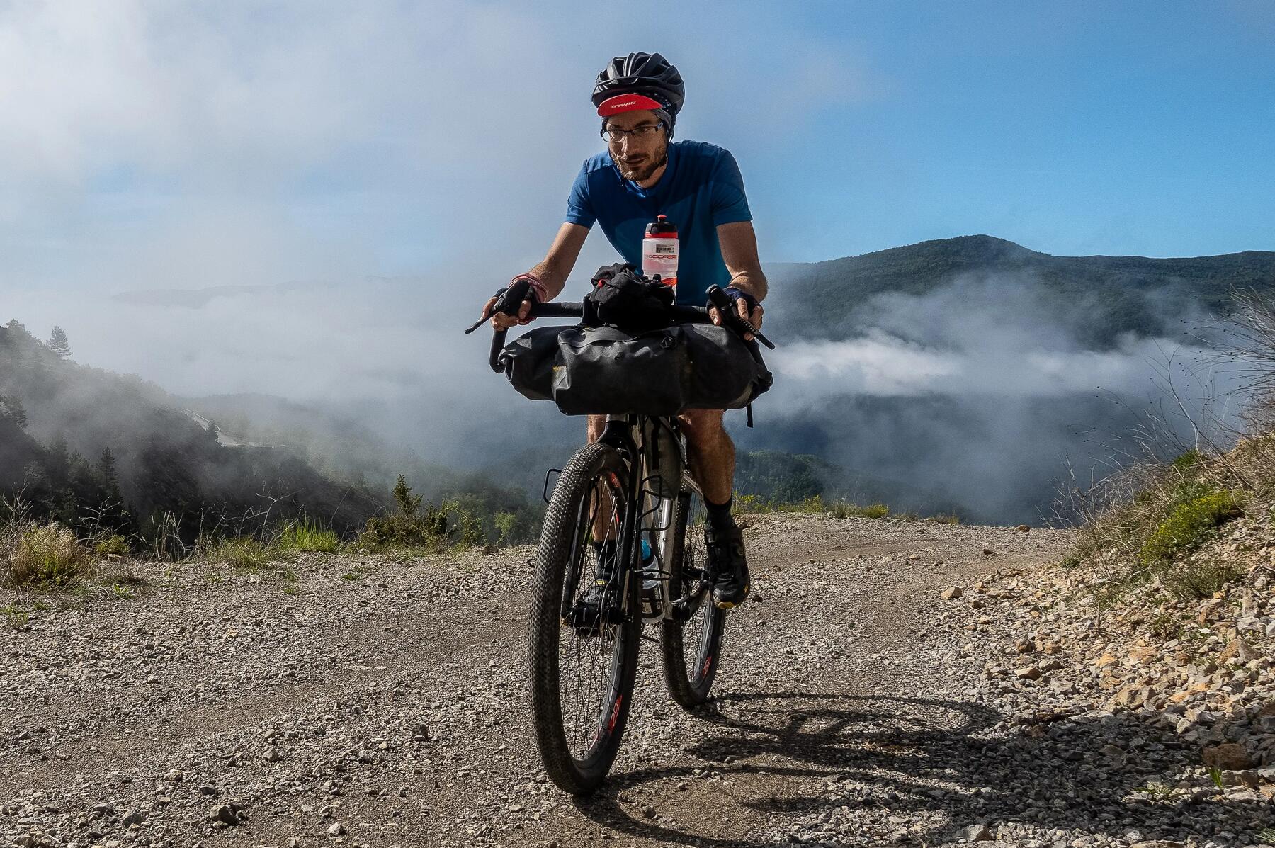 Hombre en bicicleta