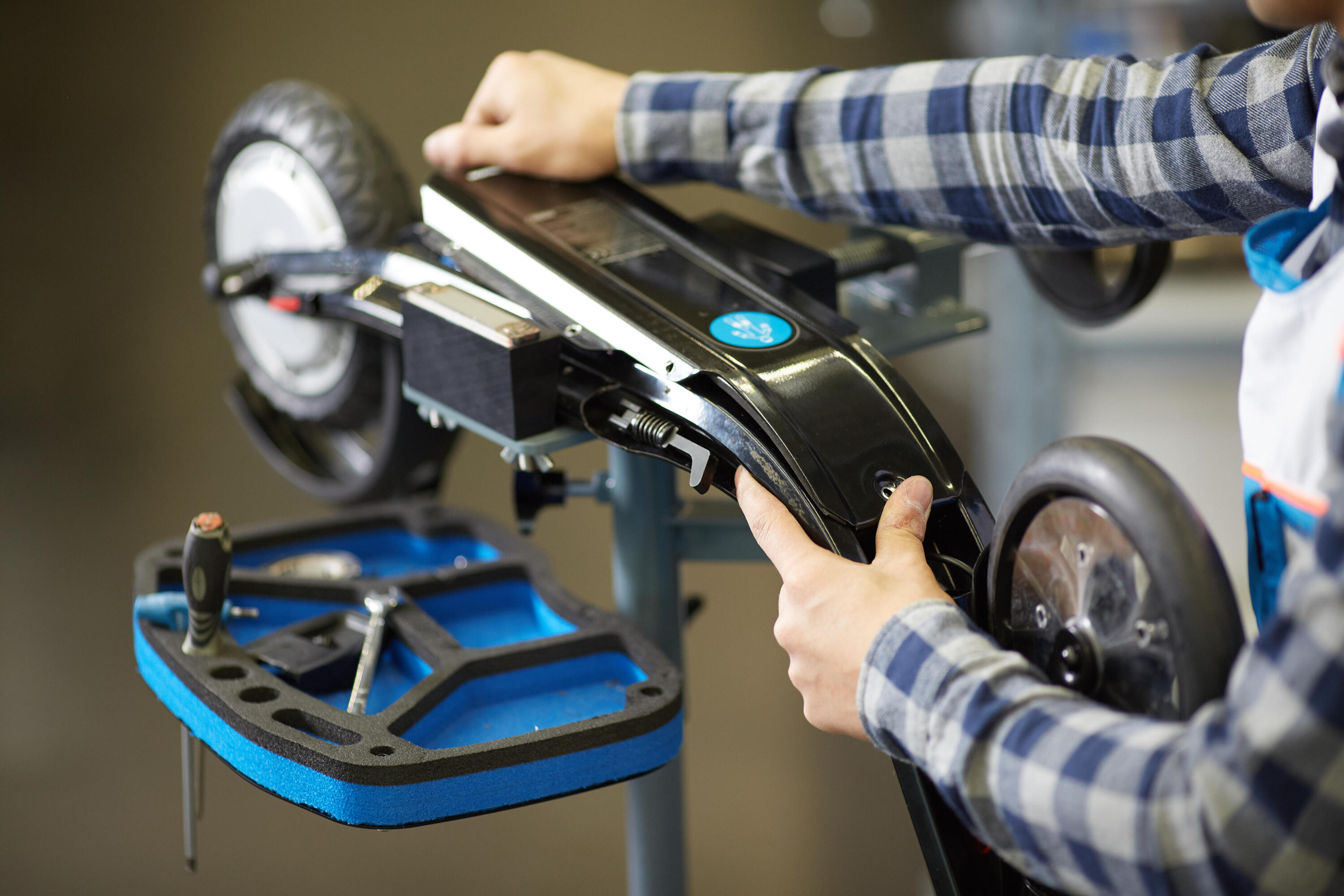 WORKSHOP Austausch Schutzgehäuse für E-Scooter 