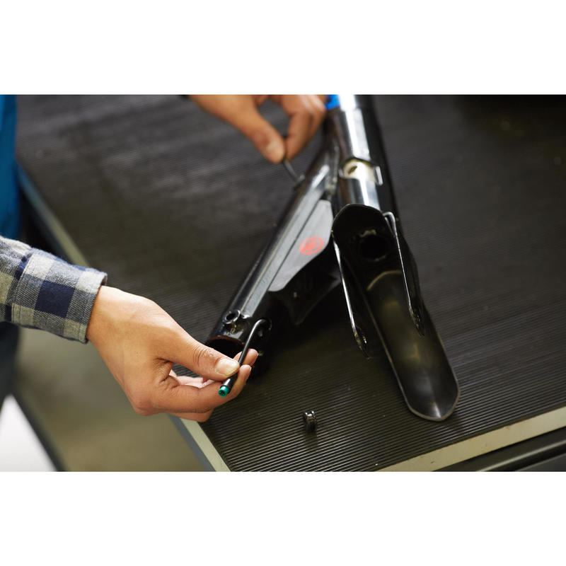 Entretien et revision trottinette electrique en magasin