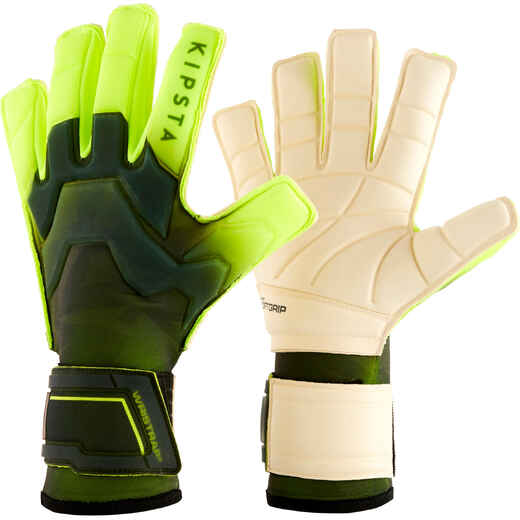 
      Adult Football Flat Seam Goalkeeper Gloves F900 - Black/Yellow
  