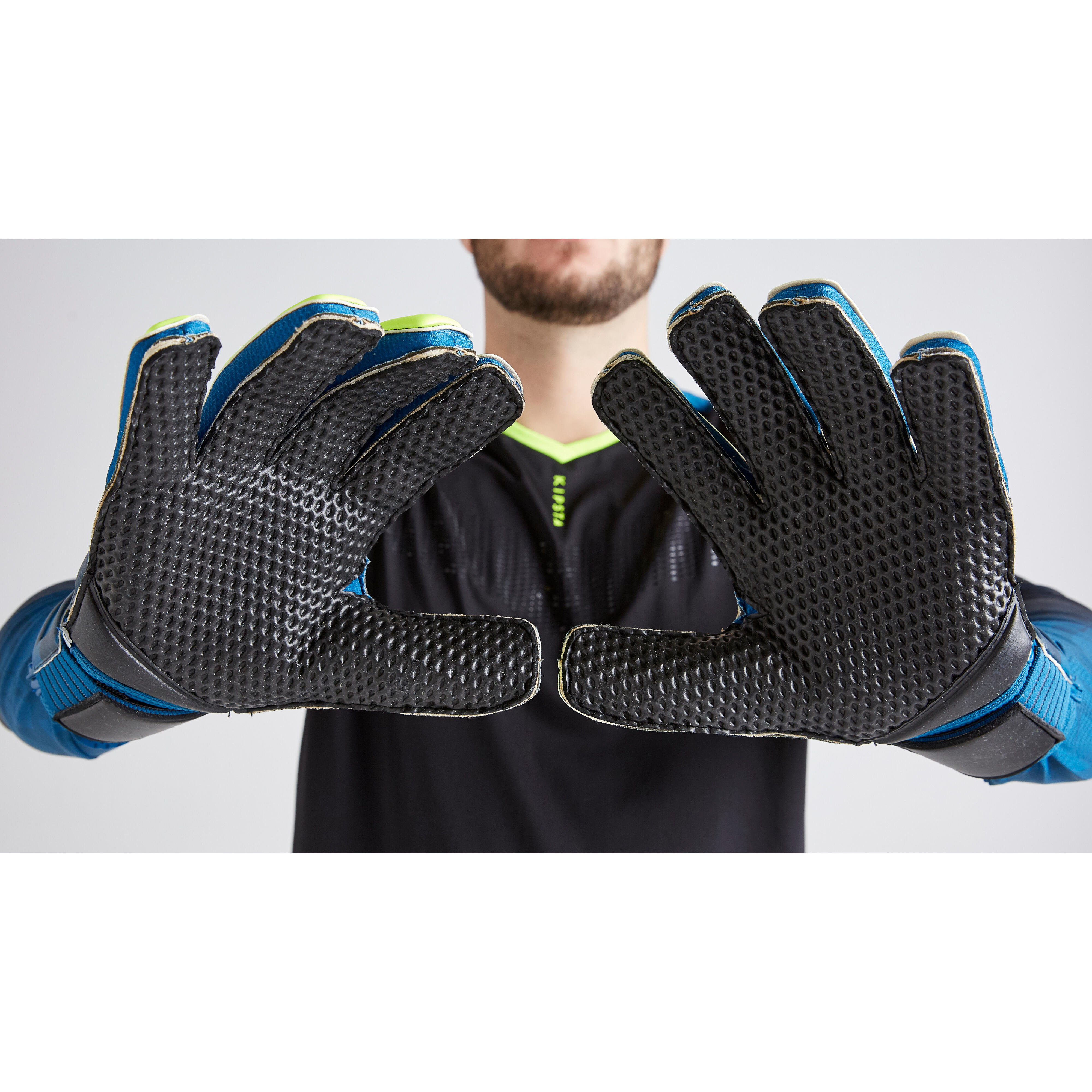 Decathlon sales football gloves