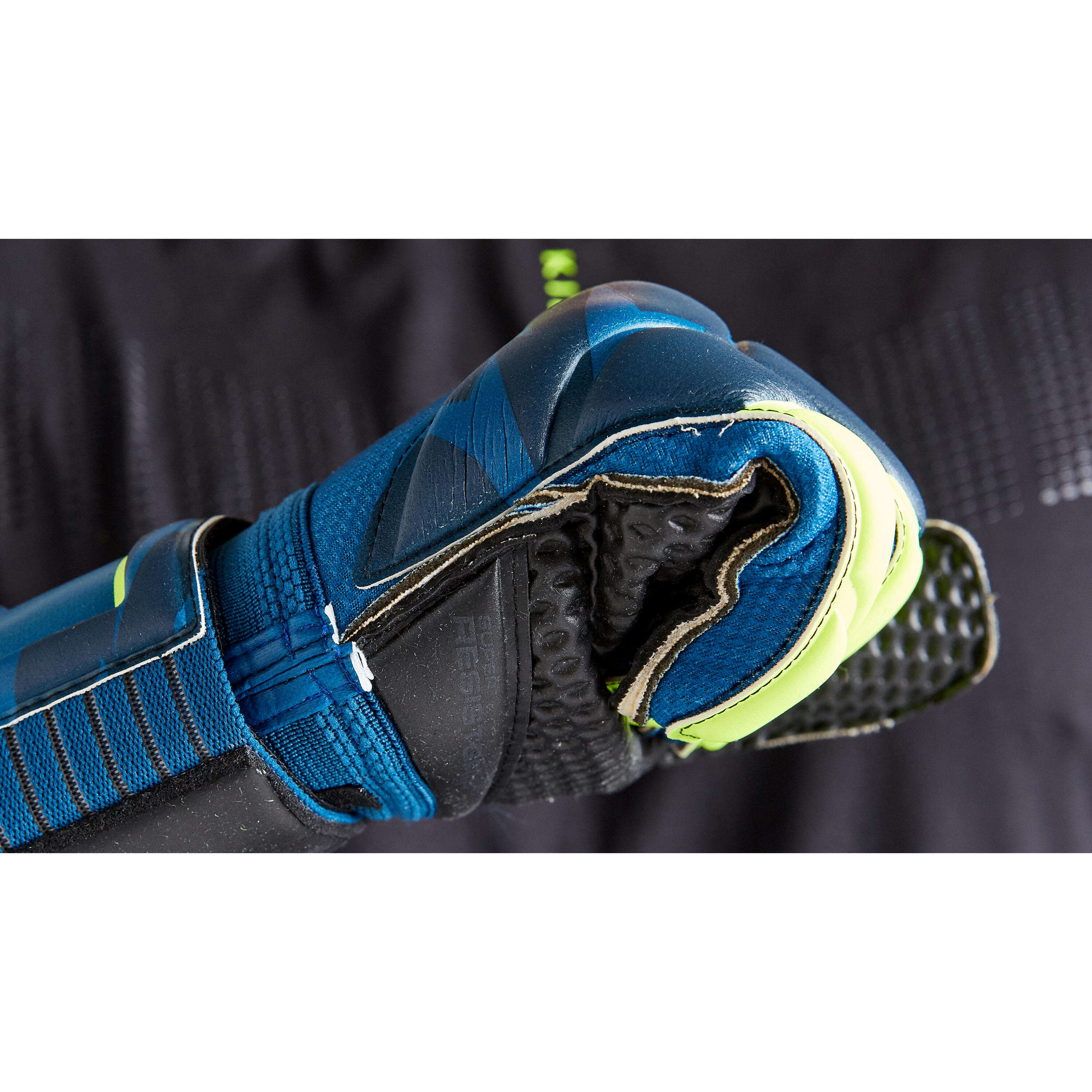 F500 Resist Kids' Football Goalkeeper Gloves - Blue/Yellow 10/12