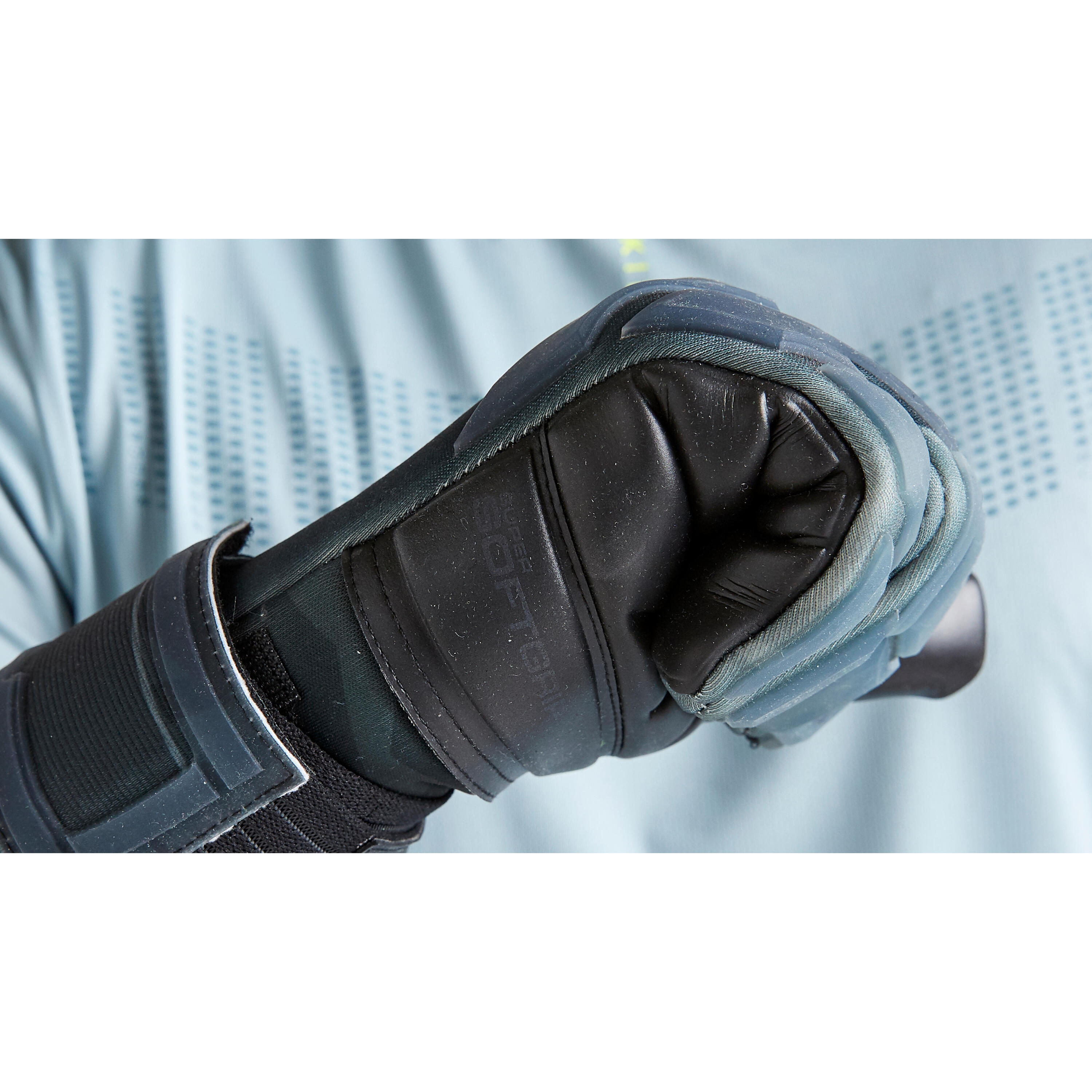 F900 Cold Negative Seam Adult Football Goalkeeper Gloves - Black 10/15