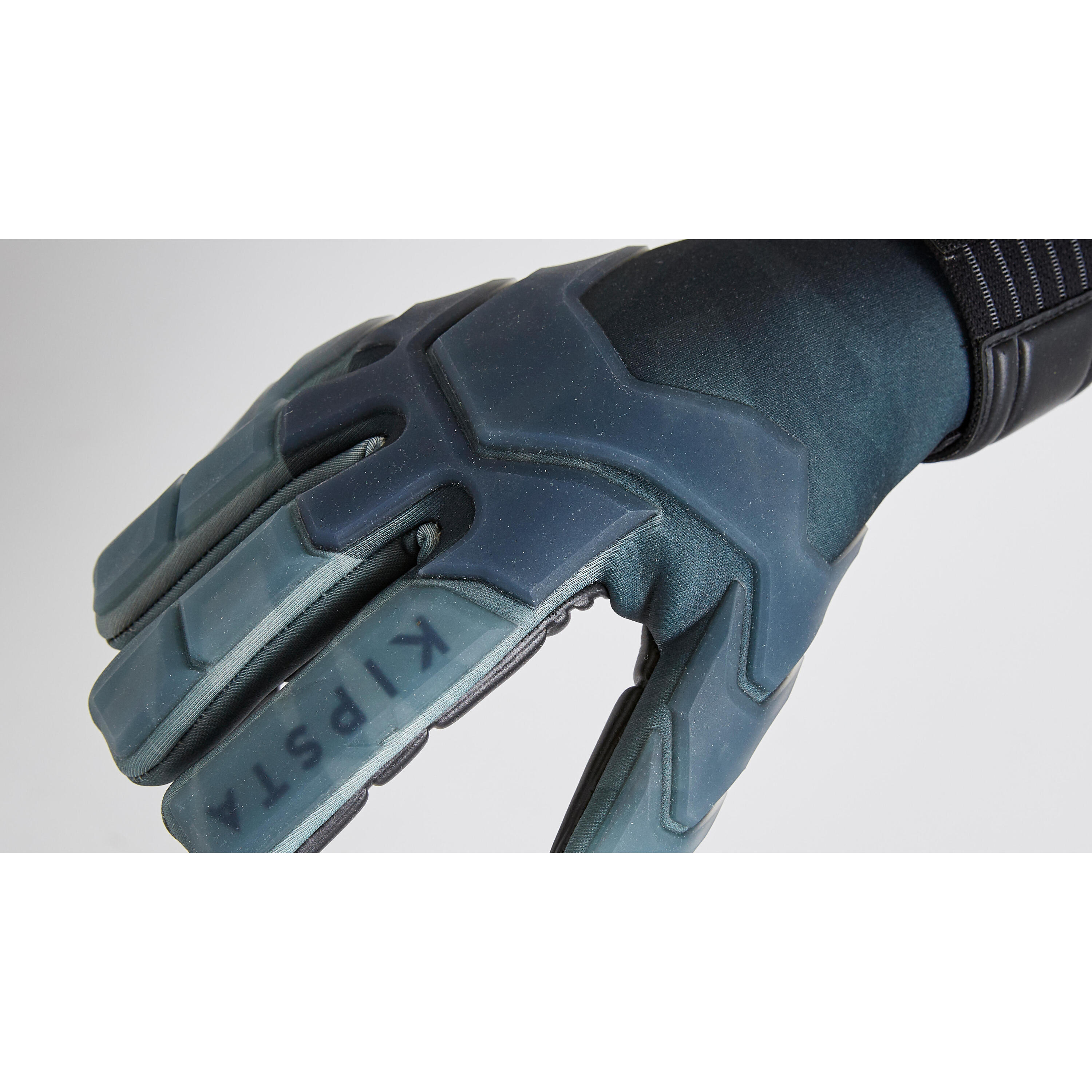 F900 Cold Negative Seam Adult Football Goalkeeper Gloves - Black 6/15