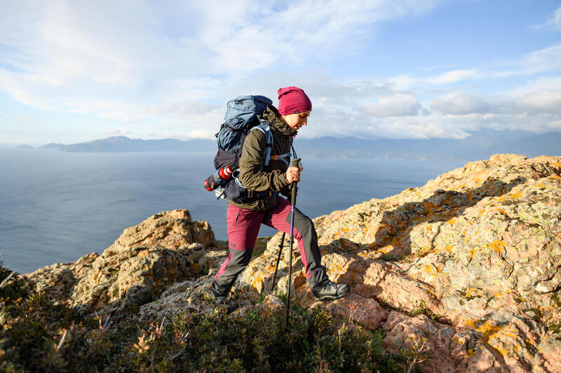 Geacă cu protecție împotriva vântului Softshell Trekking MT900 Kaki Damă