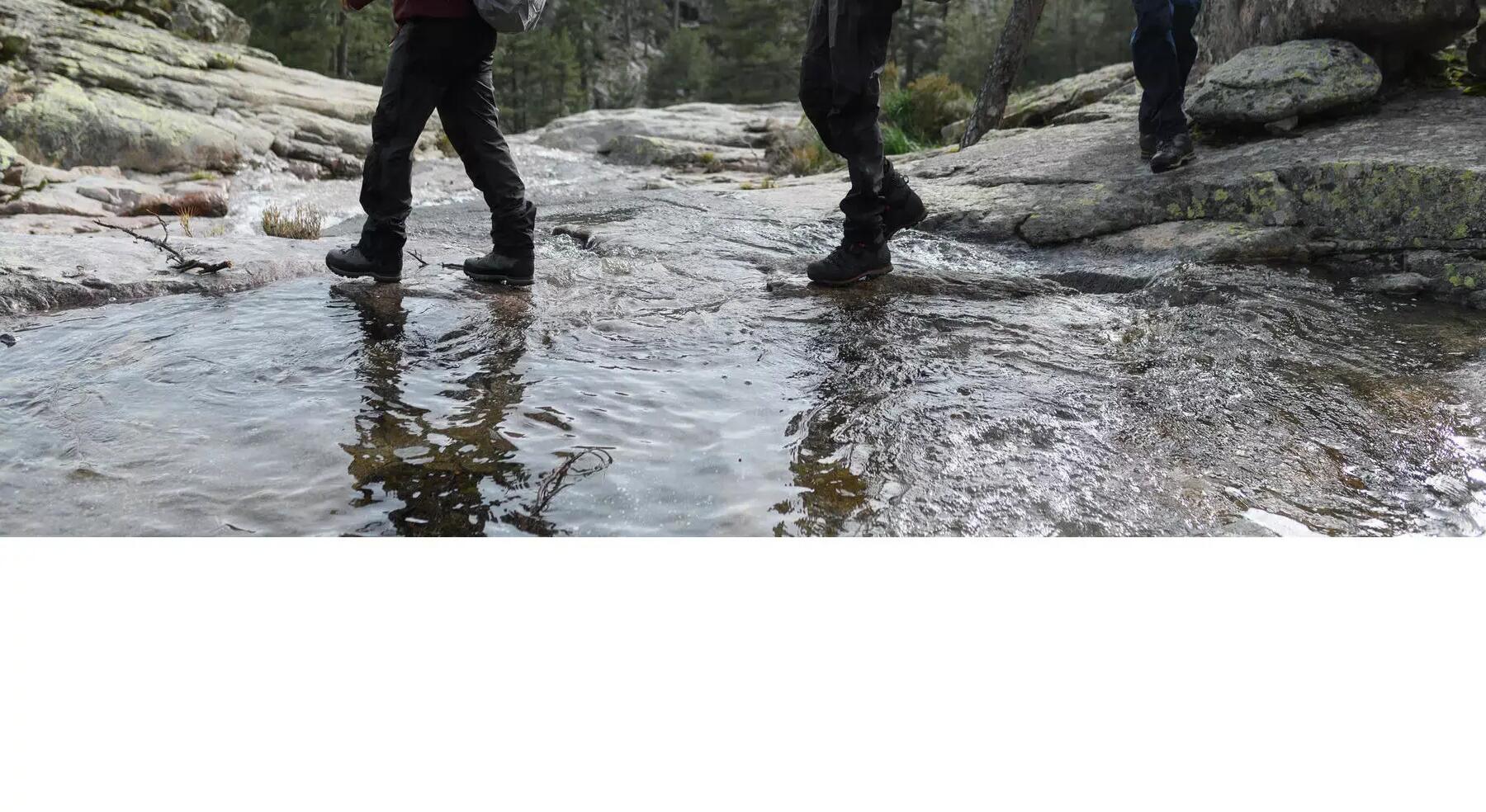 Waterproof trekking shoe