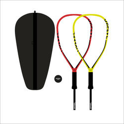 SET VAN 2 SQUASHRACKETS SR 57 160 MET 1 WEDSTRIJDBAL EN TAS