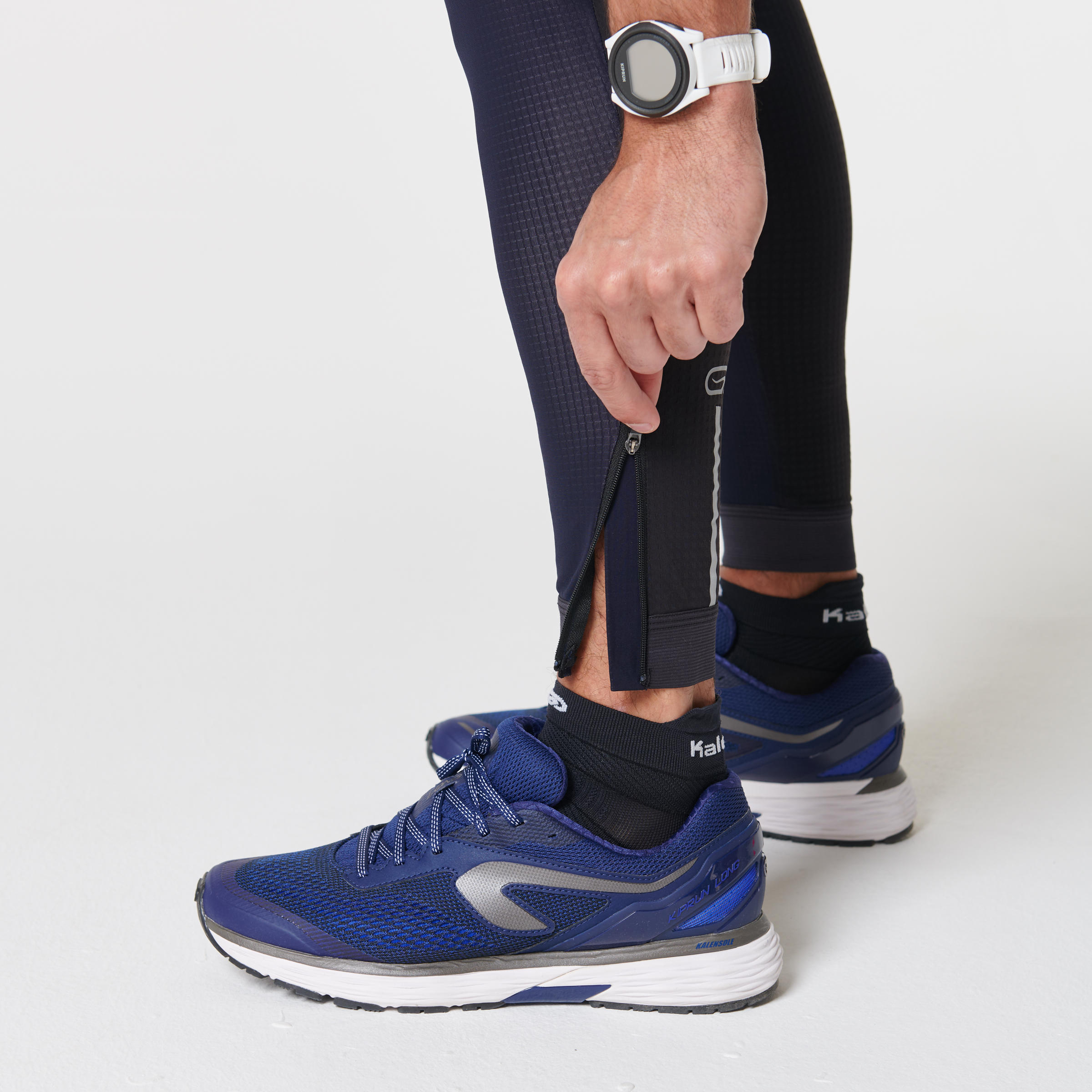 MEN'S RUNNING TIGHTS KIPRUN WARM - BLACK BLUE 3/8