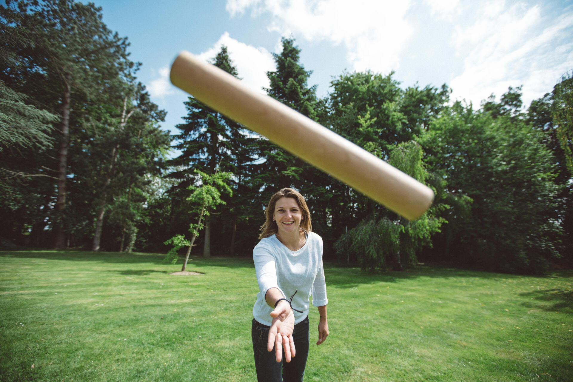 Découvrez les règles du jeu du Kubb, un sport de précision pour développer votre esprit stratège.