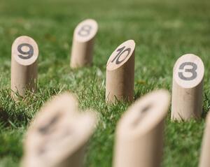 jouer-petanque-quilles-jardin jouer-petanque-quilles-jardin