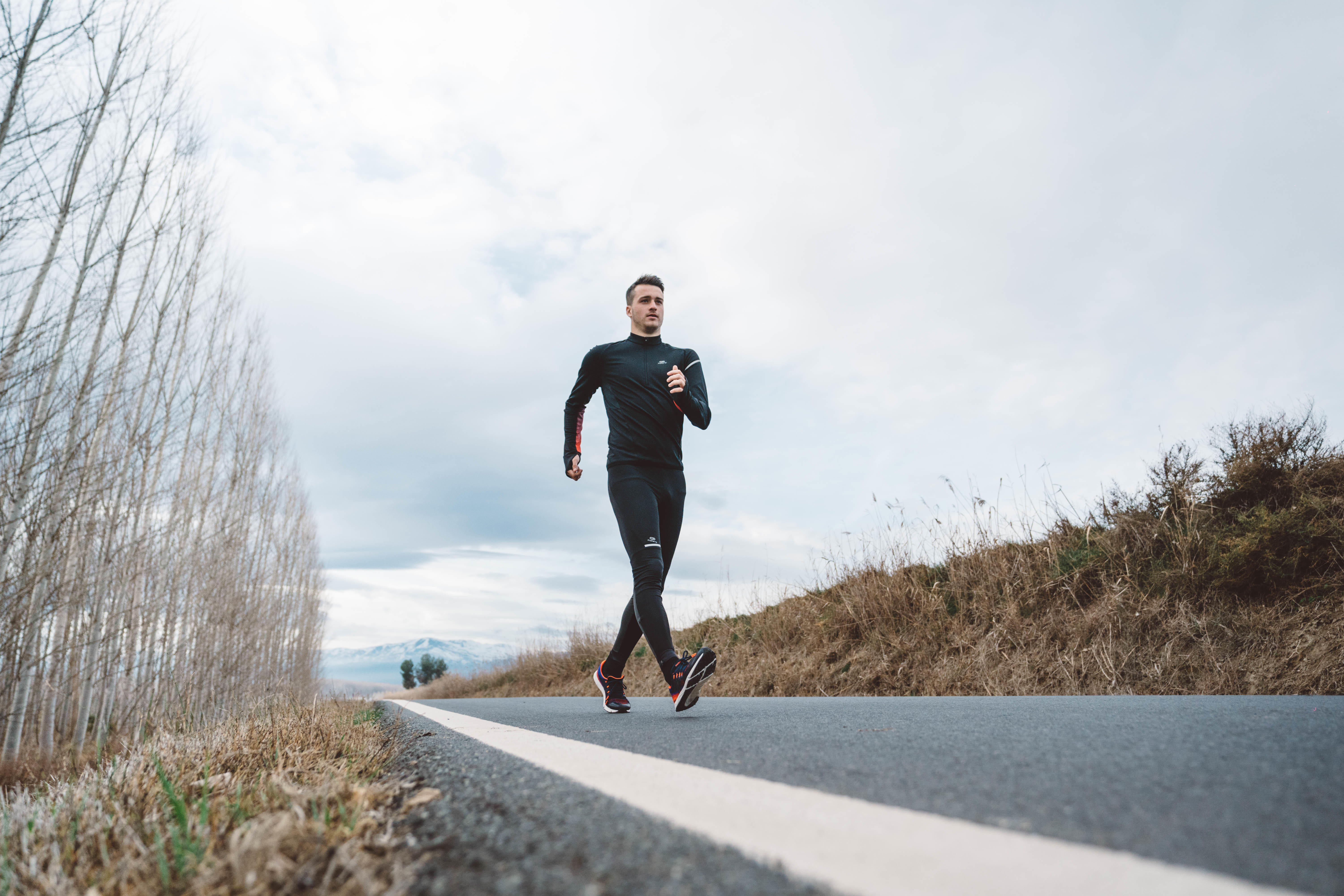 Кроссовки для спортивной ходьбы мужские RW 500 сине-оранжевые NEWFEEL