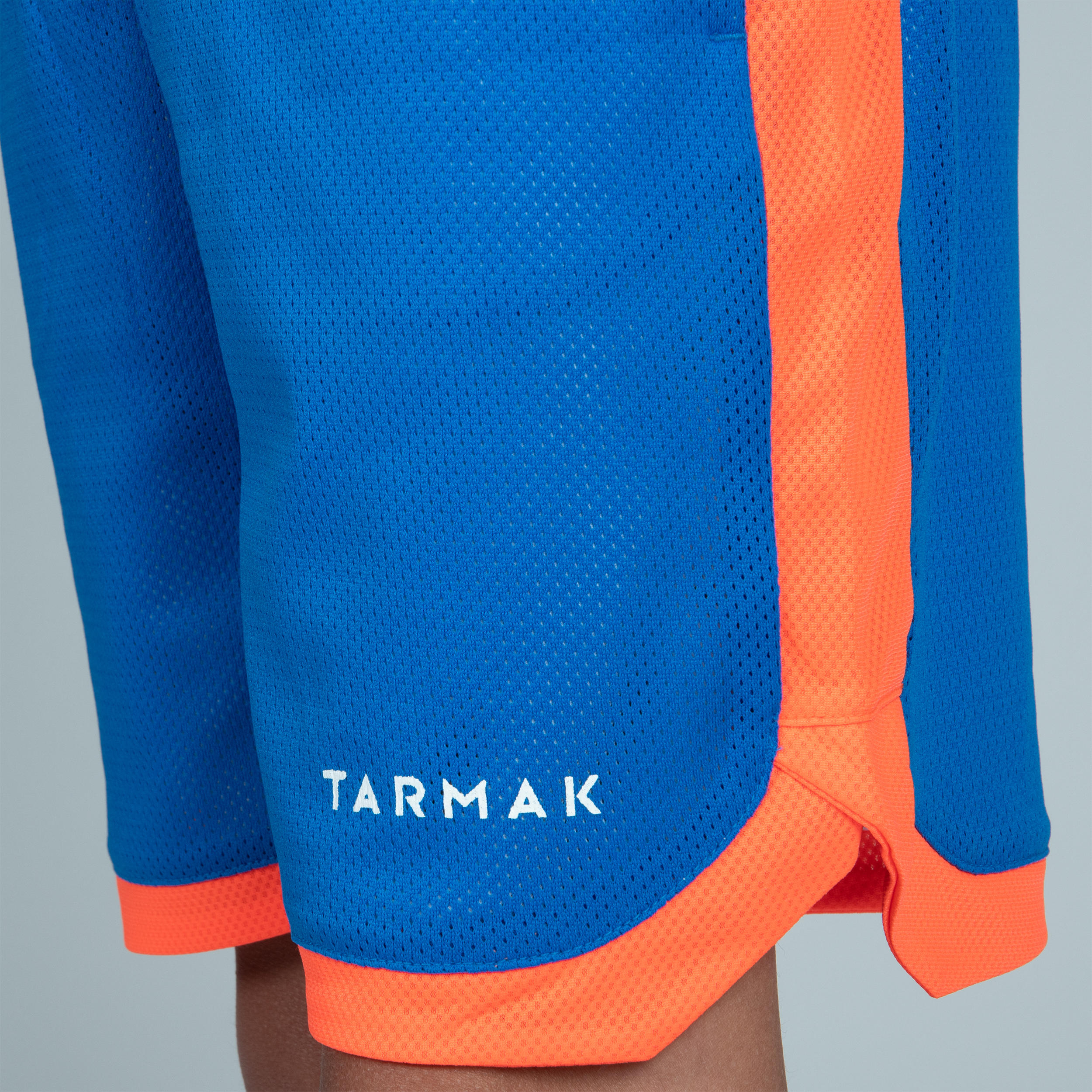SH500R Boys'/Girls' Intermediate Basketball Reversible Shorts Blue/White/Orange 3/9