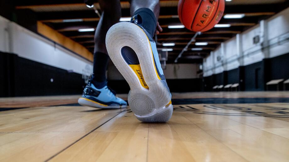 equipement-basketball-chaussure-tenue equipement-basketball-chaussure-tenue