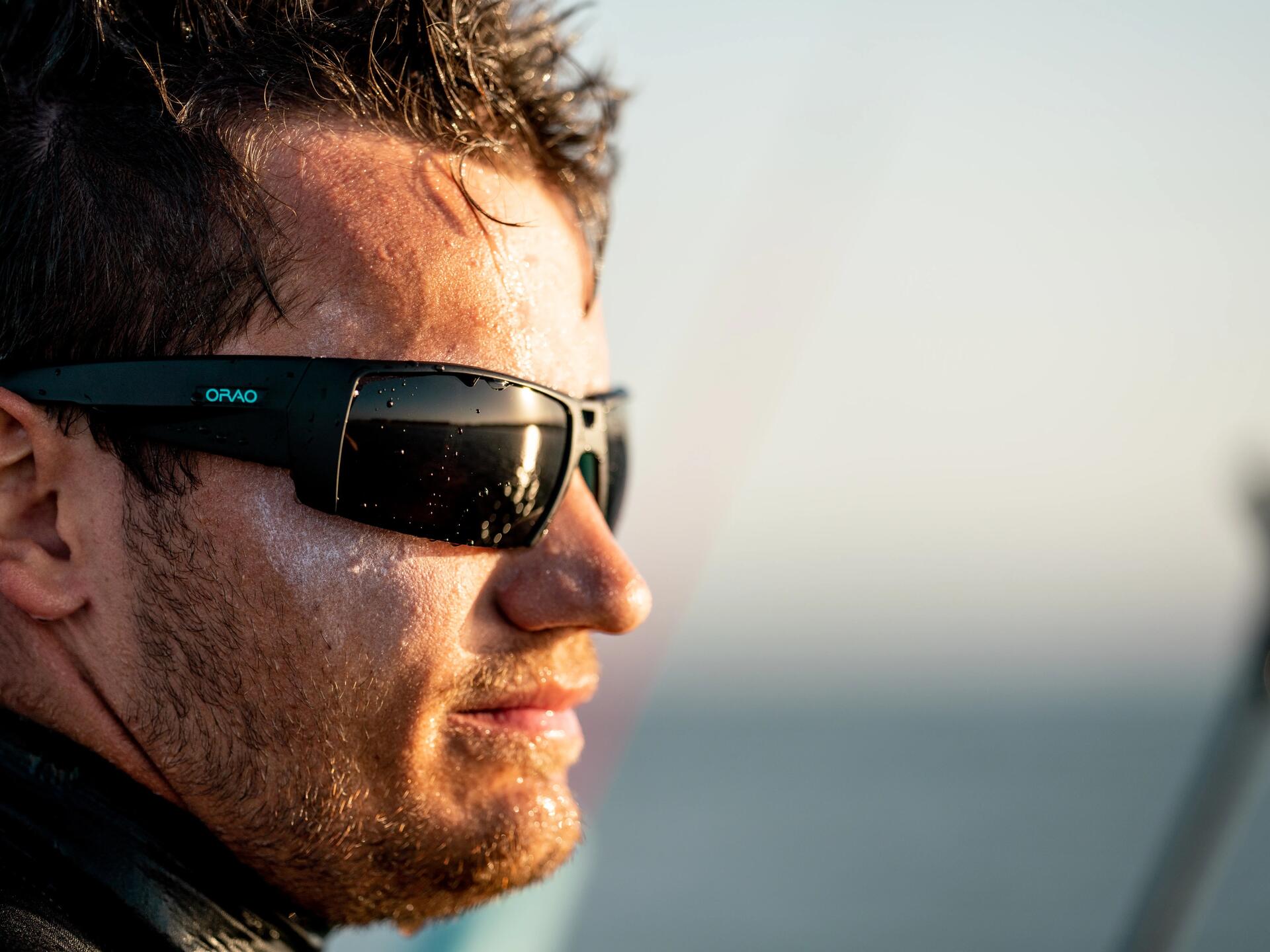 anna test het kitesurfen uit 