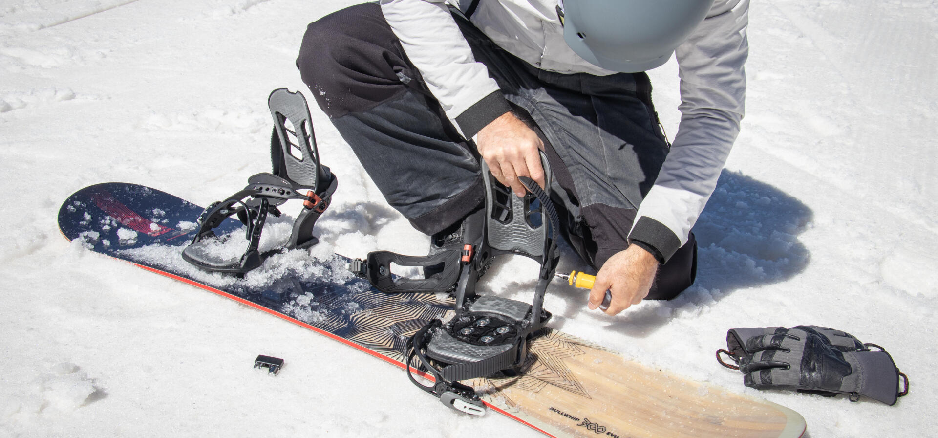 Laag materiaal achtergrond How to adjust your snowboard bindings?