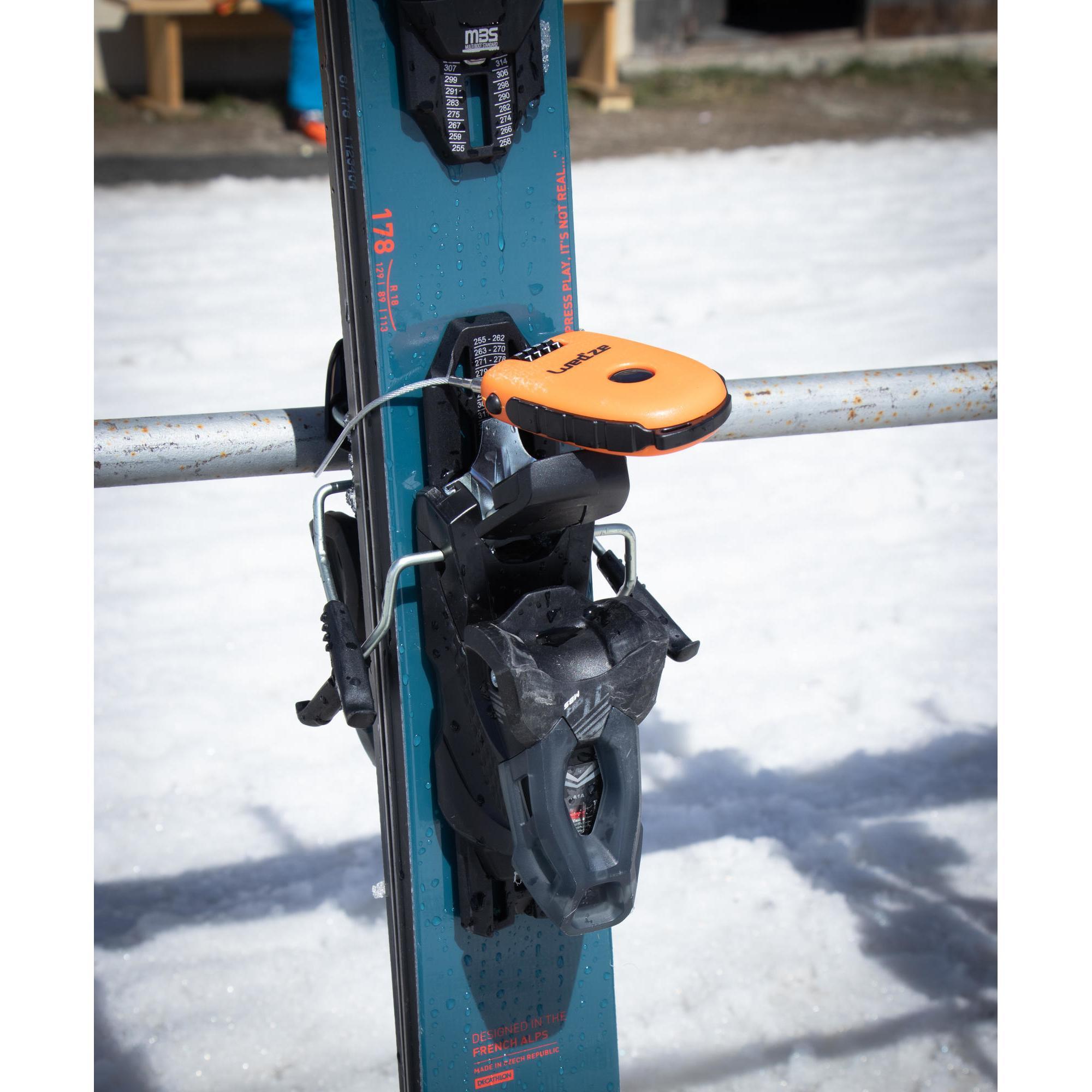 Anti-theft padlock for snowboard or pair of skis