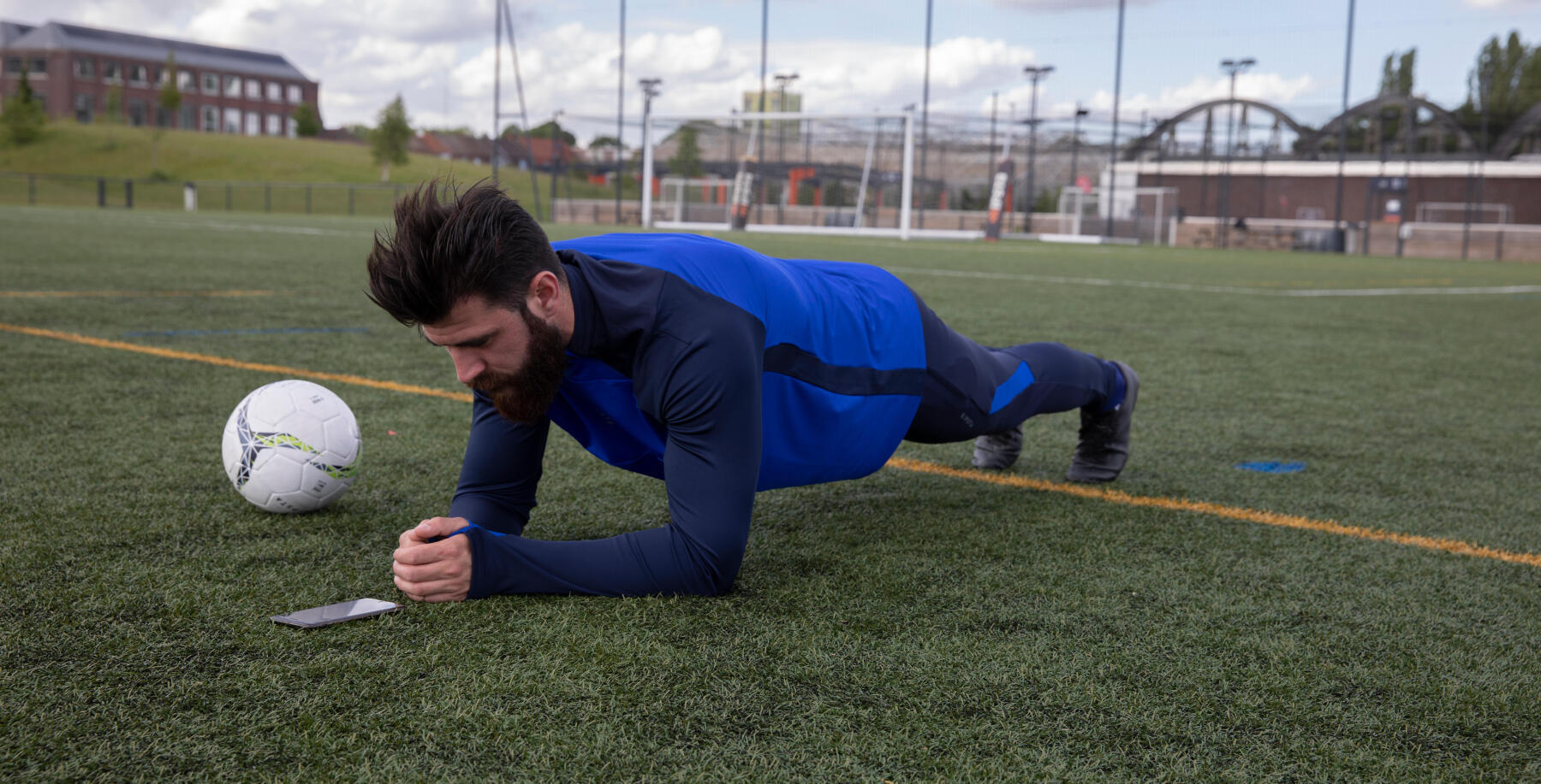 Fitness training for football: training drills and programmes
