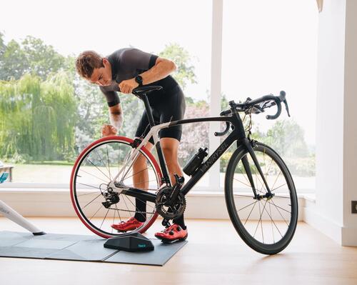  如何安裝自行車訓練台？
