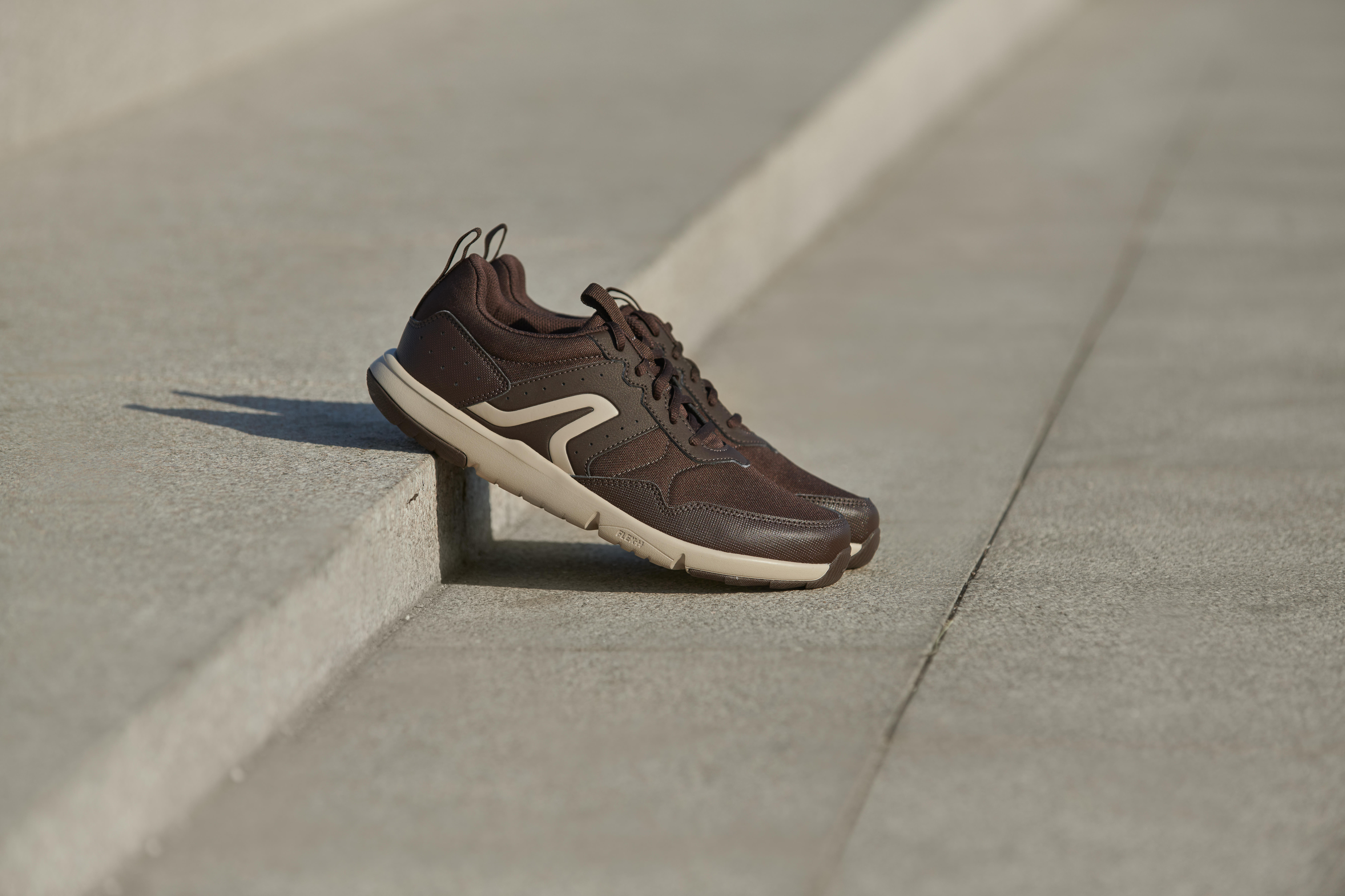 Мужские кроссовки для активной ходьбы Fitwalk Resist коричневые NEWFEEL