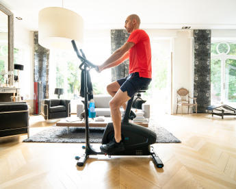 Faire du vélo d'appartement Faire du vélo d'appartement