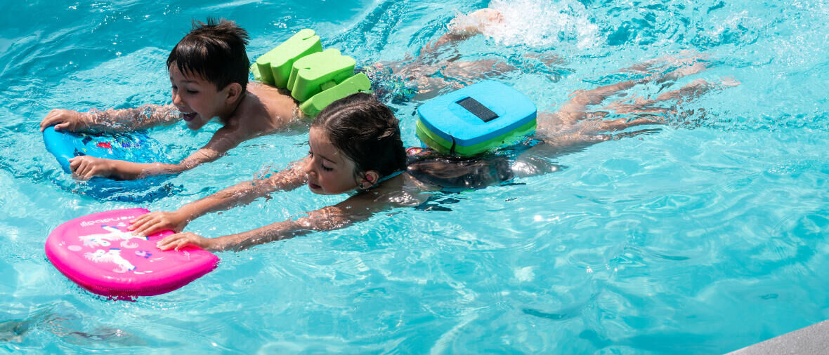 Cum să ajuți copilul să fie în siguranță la piscină?