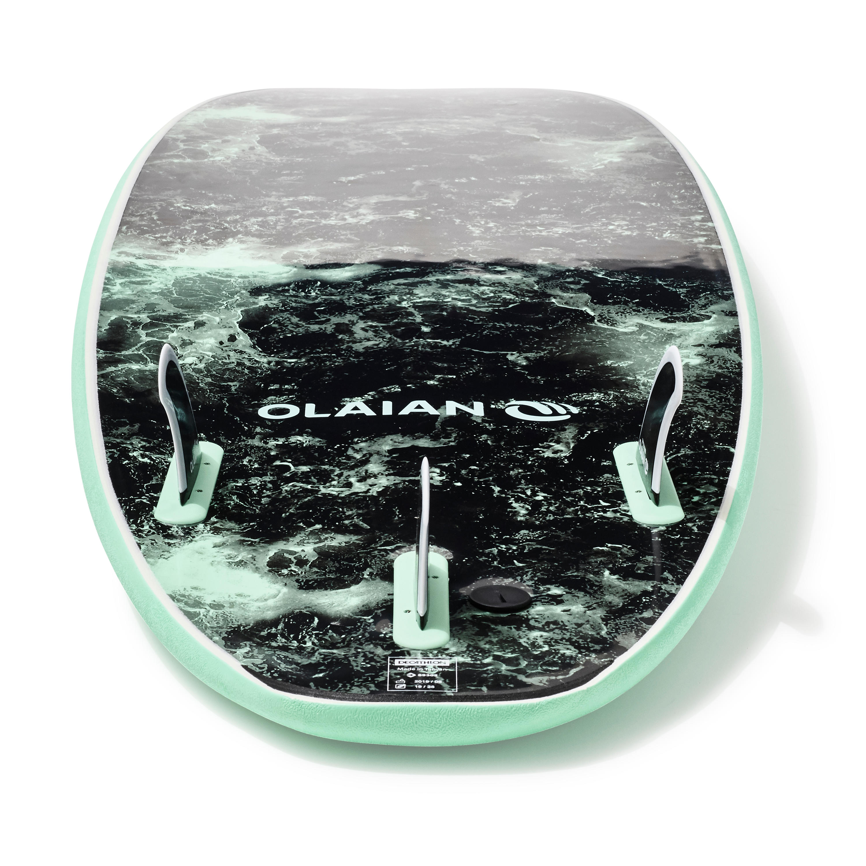 FOAM SURFBOARD 900 7’ . Comes with 3 fins. 7/8