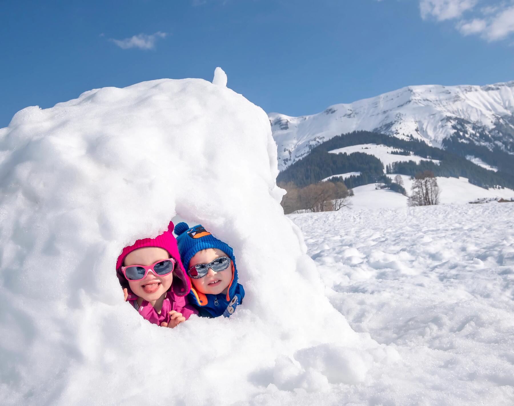 7 Aktivitäten im Schnee für Kinder ab 1 Jahr
