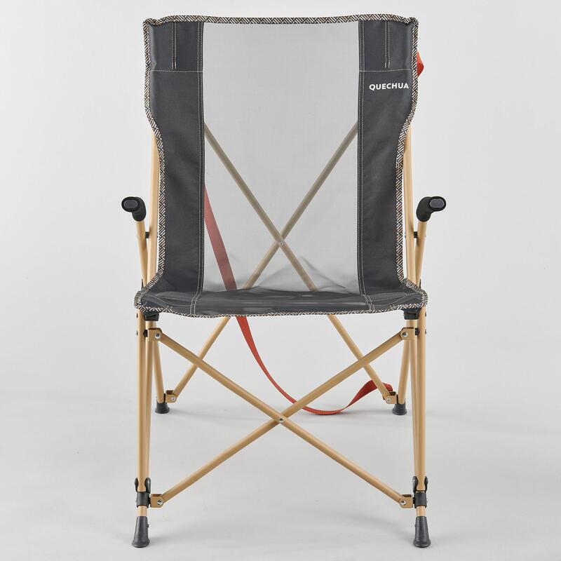 Comfortabele vouwstoel met armleuningen voor de camping