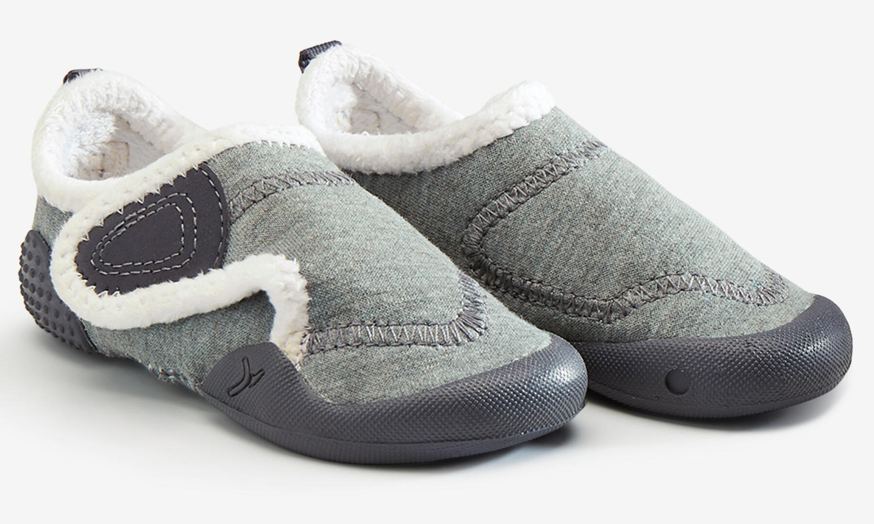 Comment choisir des chaussons de baby gym ?