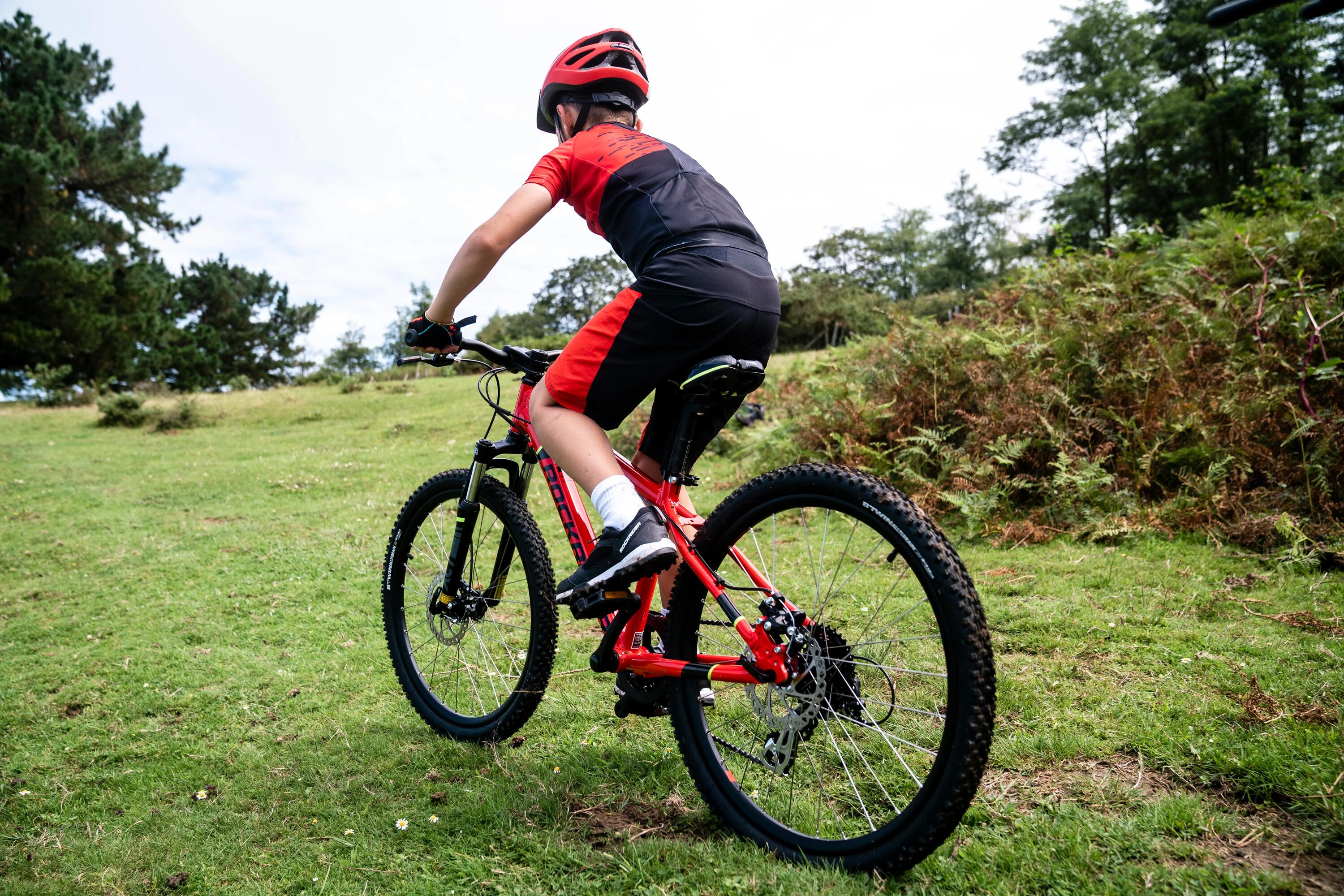 SHORT VTT ENFANT 500 NOIR ROUGE 12/13