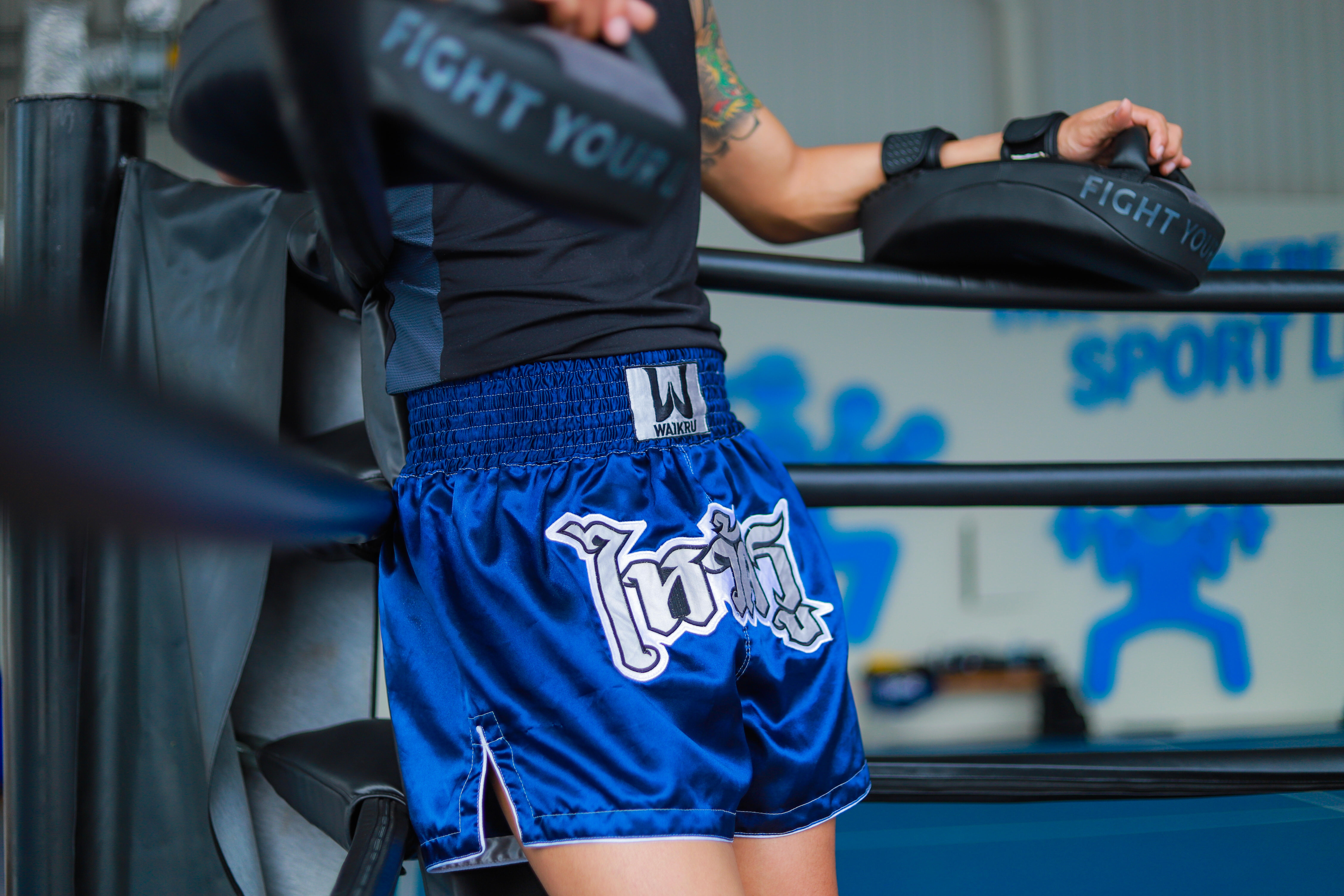 MUAY THAI SHORT MEN BLUE SIL
