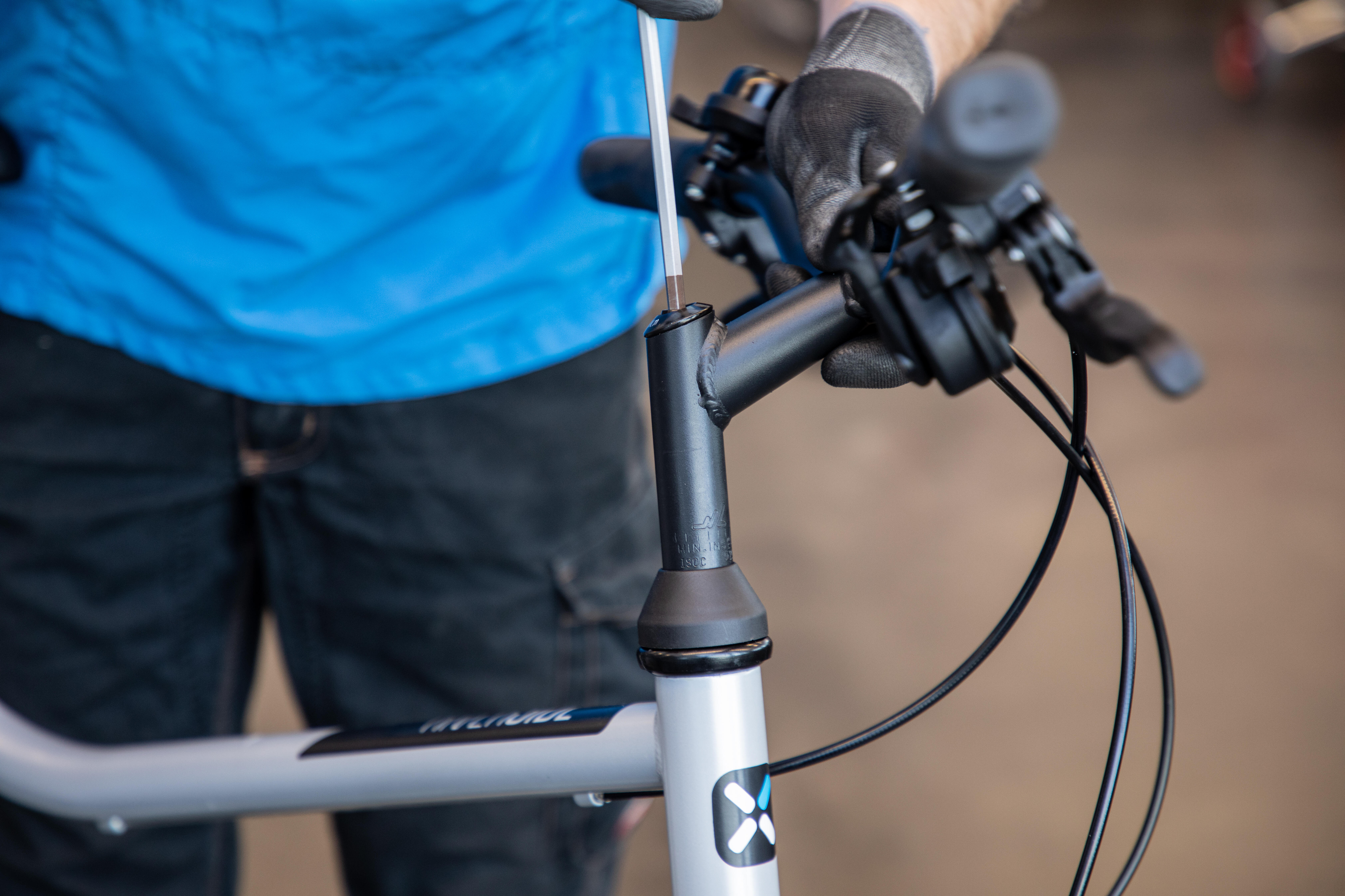 VELO TOUT CHEMIN RIVERSIDE 120 GRIS METAL Decathlon