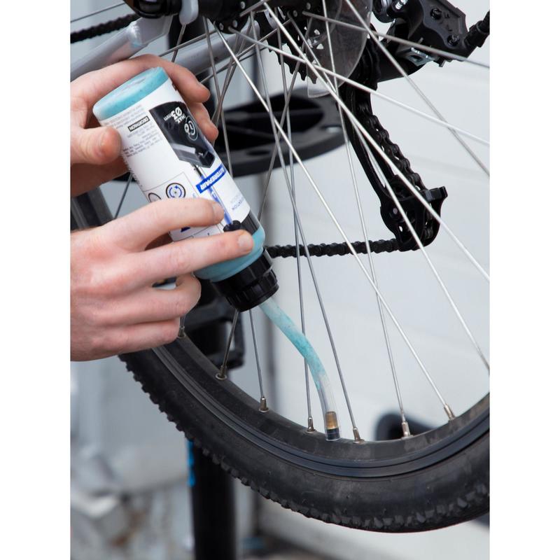 Aplicare lichid anti-pană pentru cauciucuri bicicletă