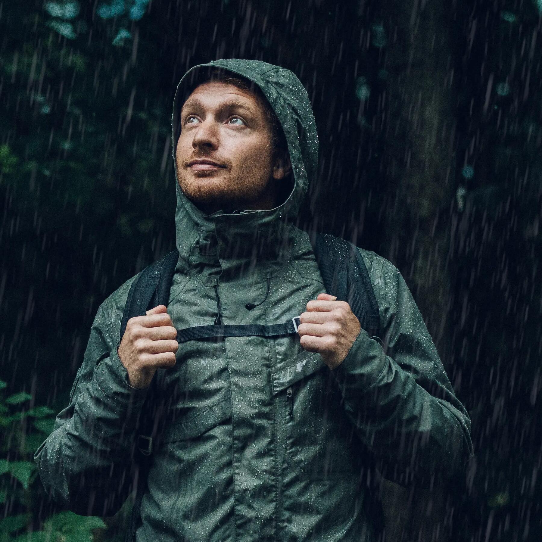 Re-waterproofing: how to reactivate waterproofing on your hiking jacket
