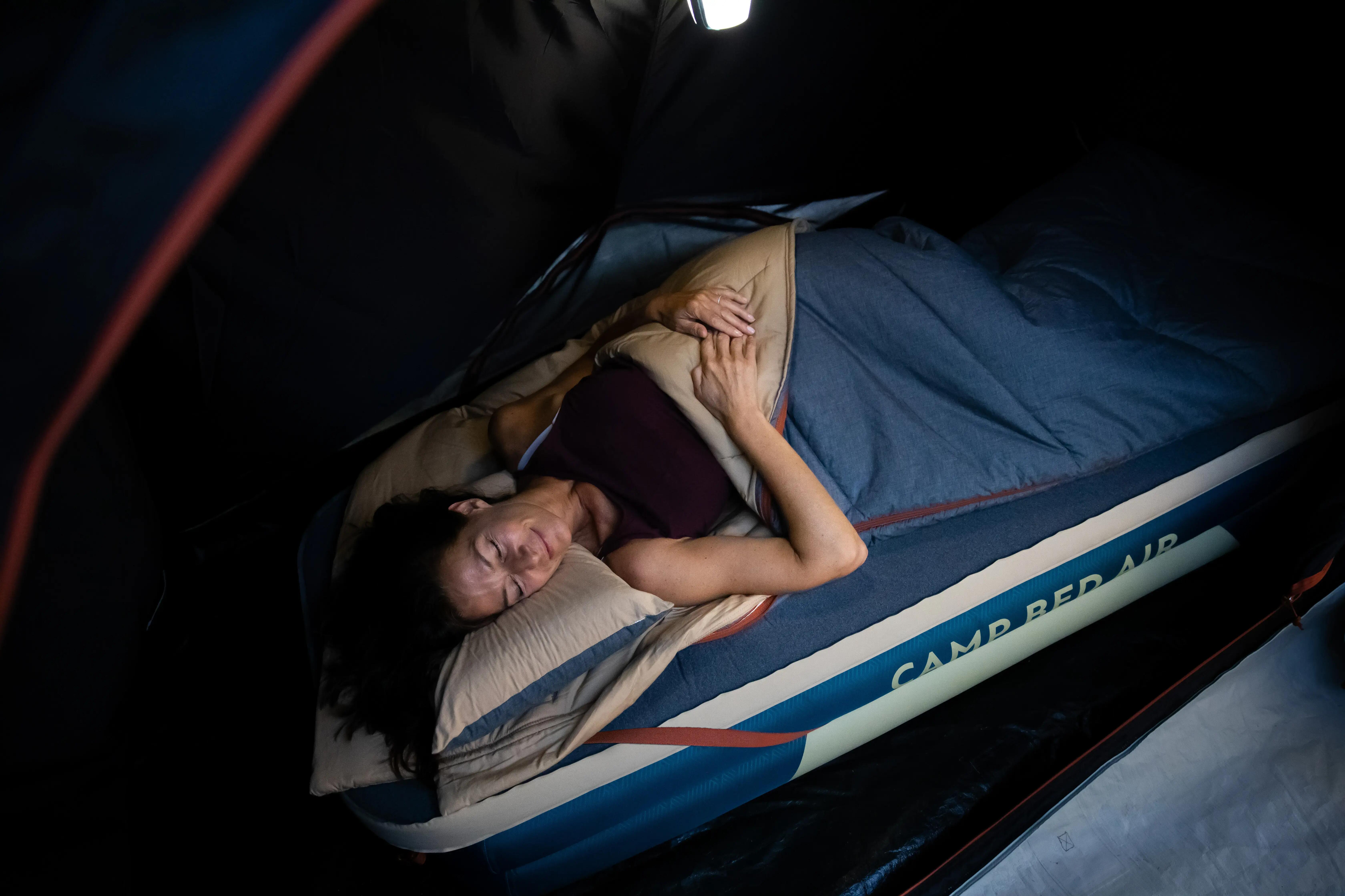 ¿Cómo dormir bien en un colchón inflable?