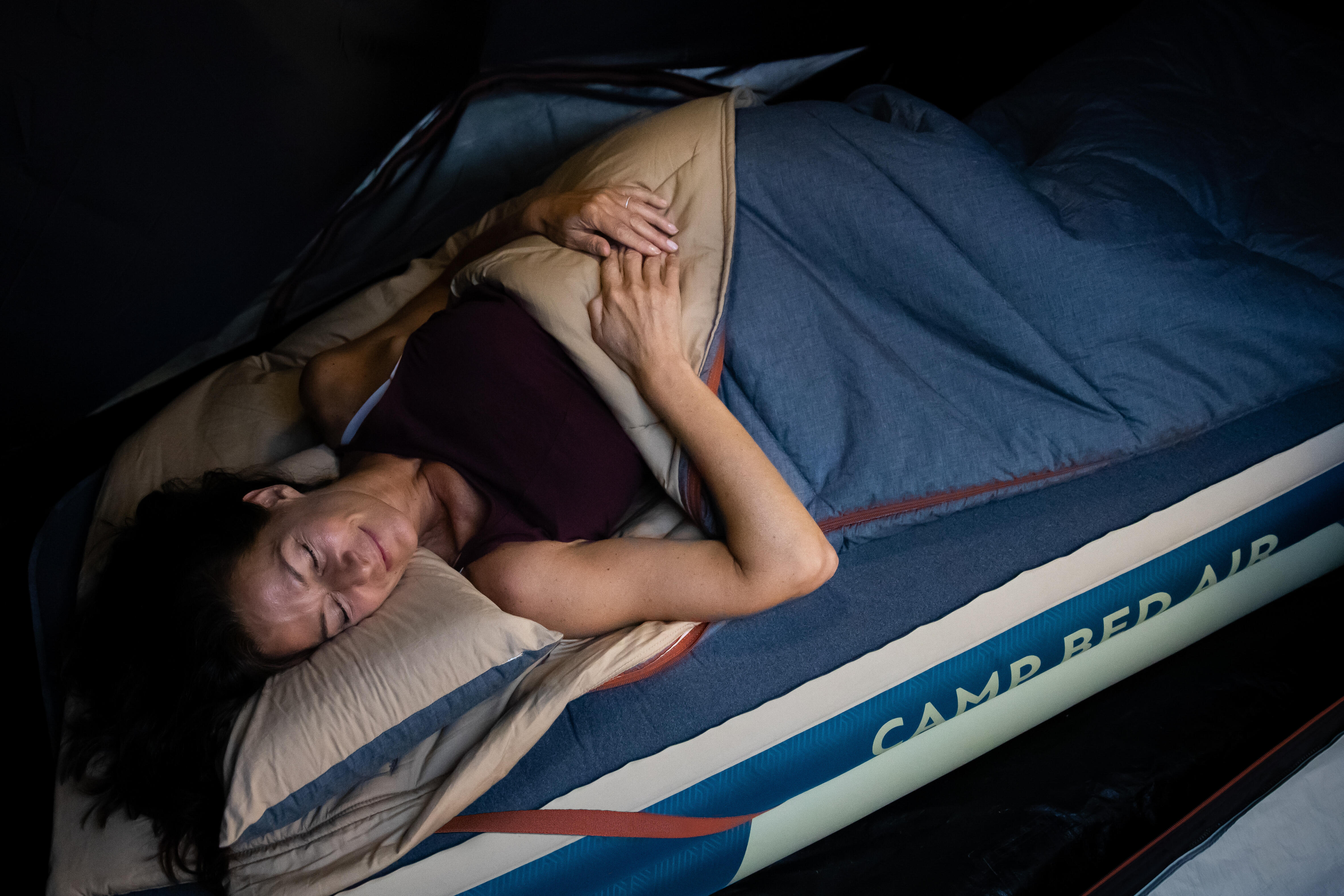 ¿Cómo dormir bien en un colchón inflable?