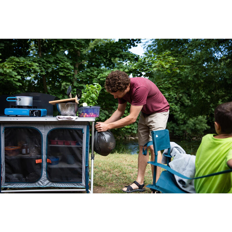 Décathlon : meuble de cuisine de camping pliant à 55 €