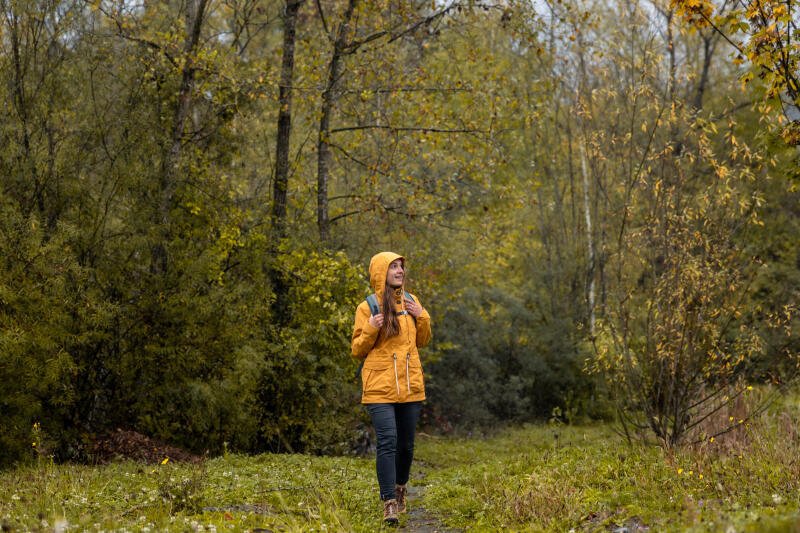 Kurtka turystyczna damska Quechua NH550 wodoodporna