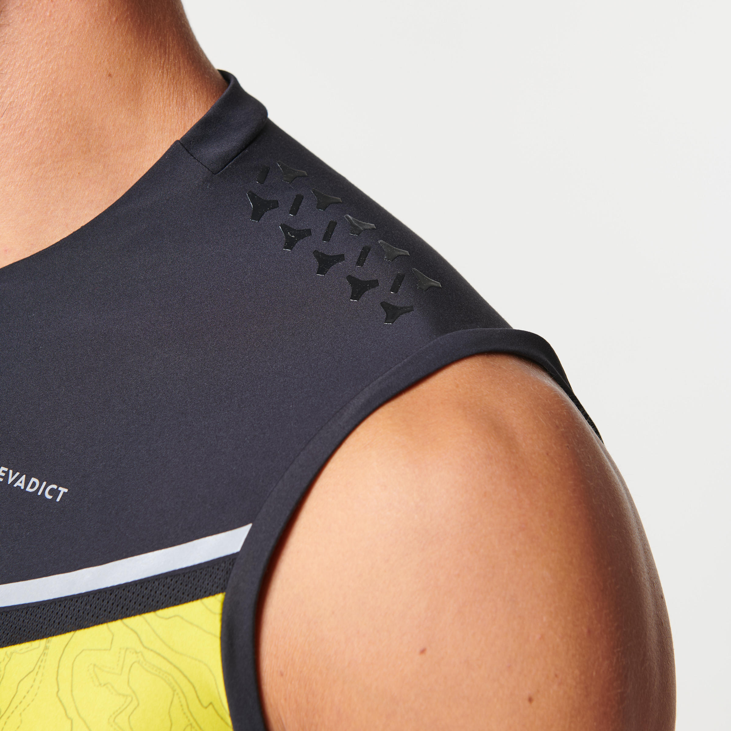 MEN'S TRAIL RUNNIN SLEEVELESS ZIP TOP - YELLOW GREEN  10/18