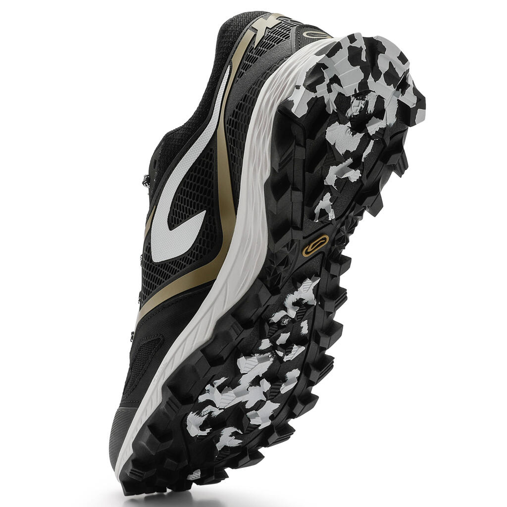 XT7 men's trail running shoes black and bronze