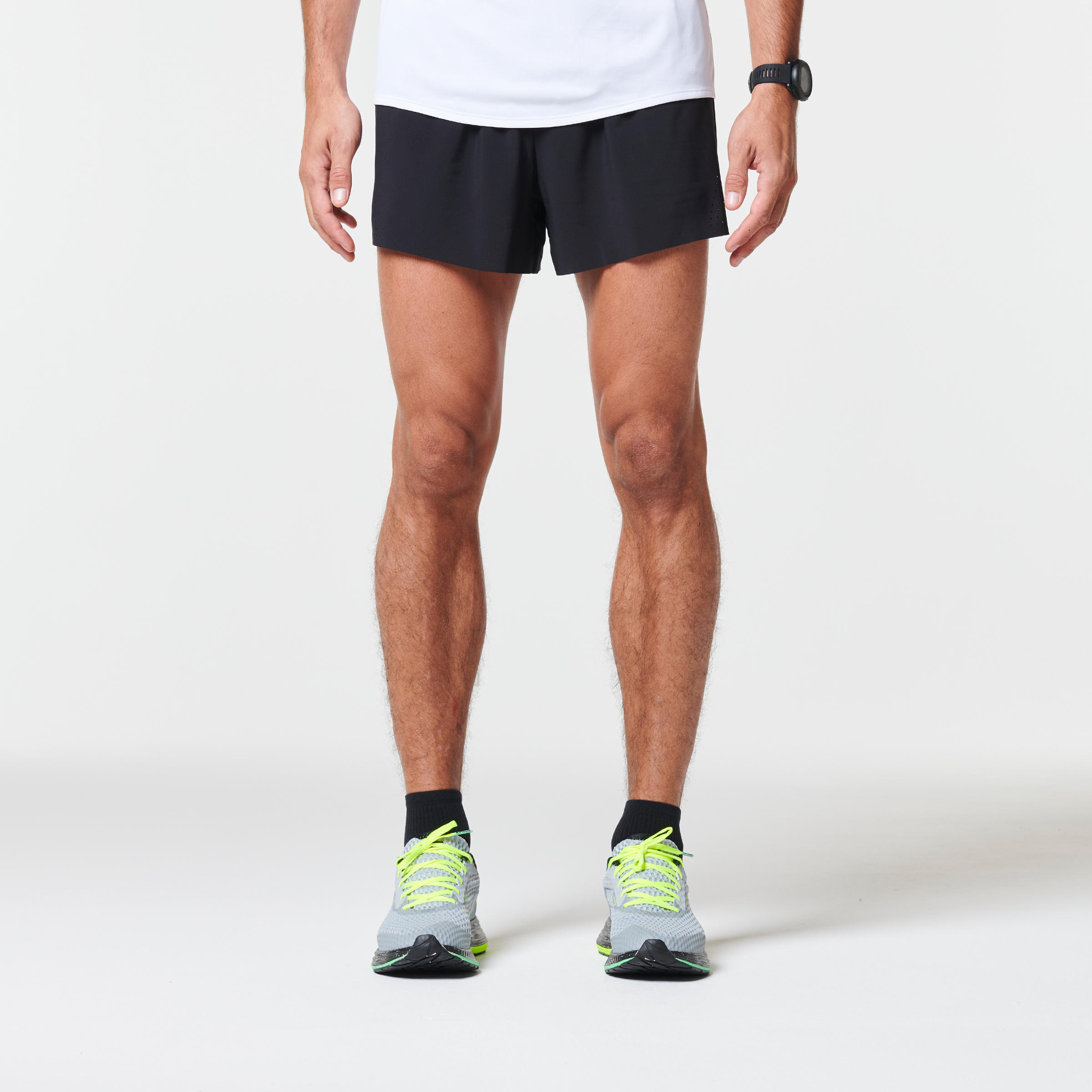 SHORT RUNNING HOMME NOIR LEGER KIPRUN LIGHT NOIR Decathlon