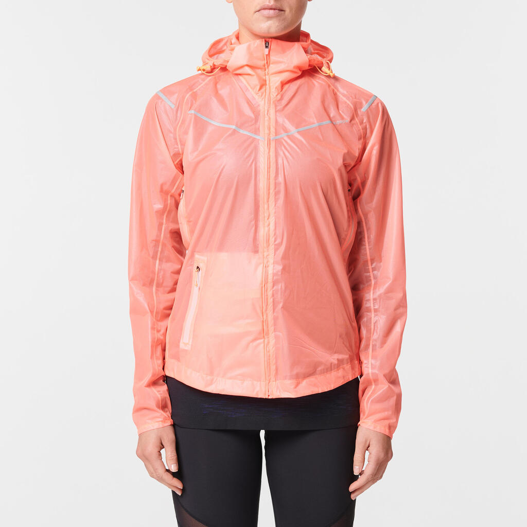 KIPRUN LIGHT WOMEN'S RAINPROOF RUNNING JACKET LIGHT GREEN