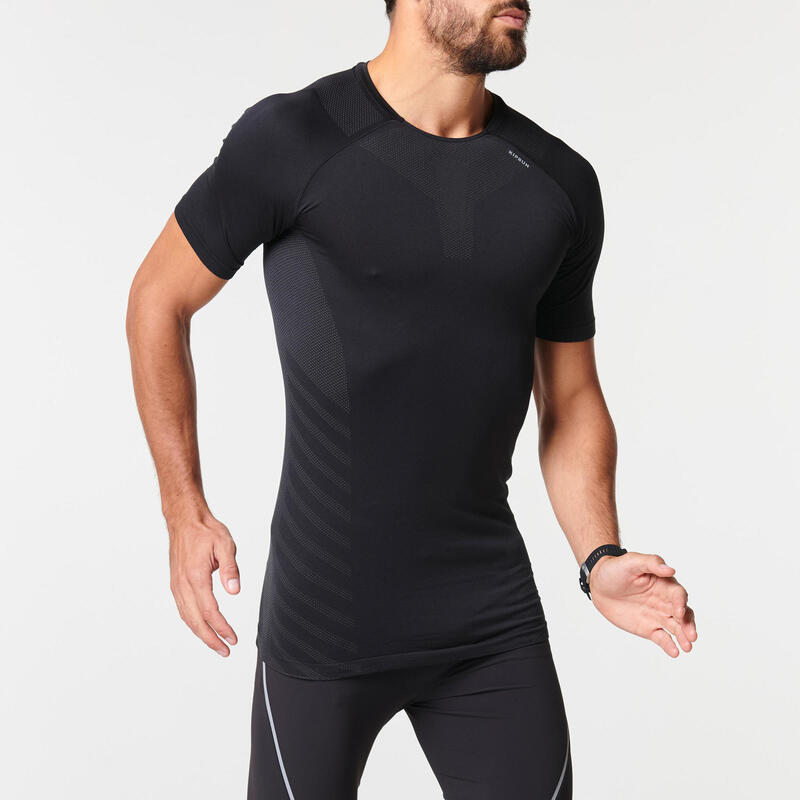 T-SHIRT RUNNING HOMME RESPIRANT KIPRUN SKINCARE NOIR