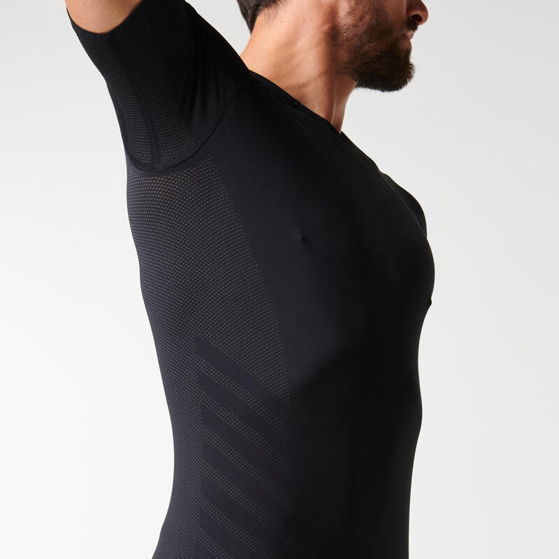 T-SHIRT RUNNING HOMME RESPIRANT KIPRUN SKINCARE NOIR