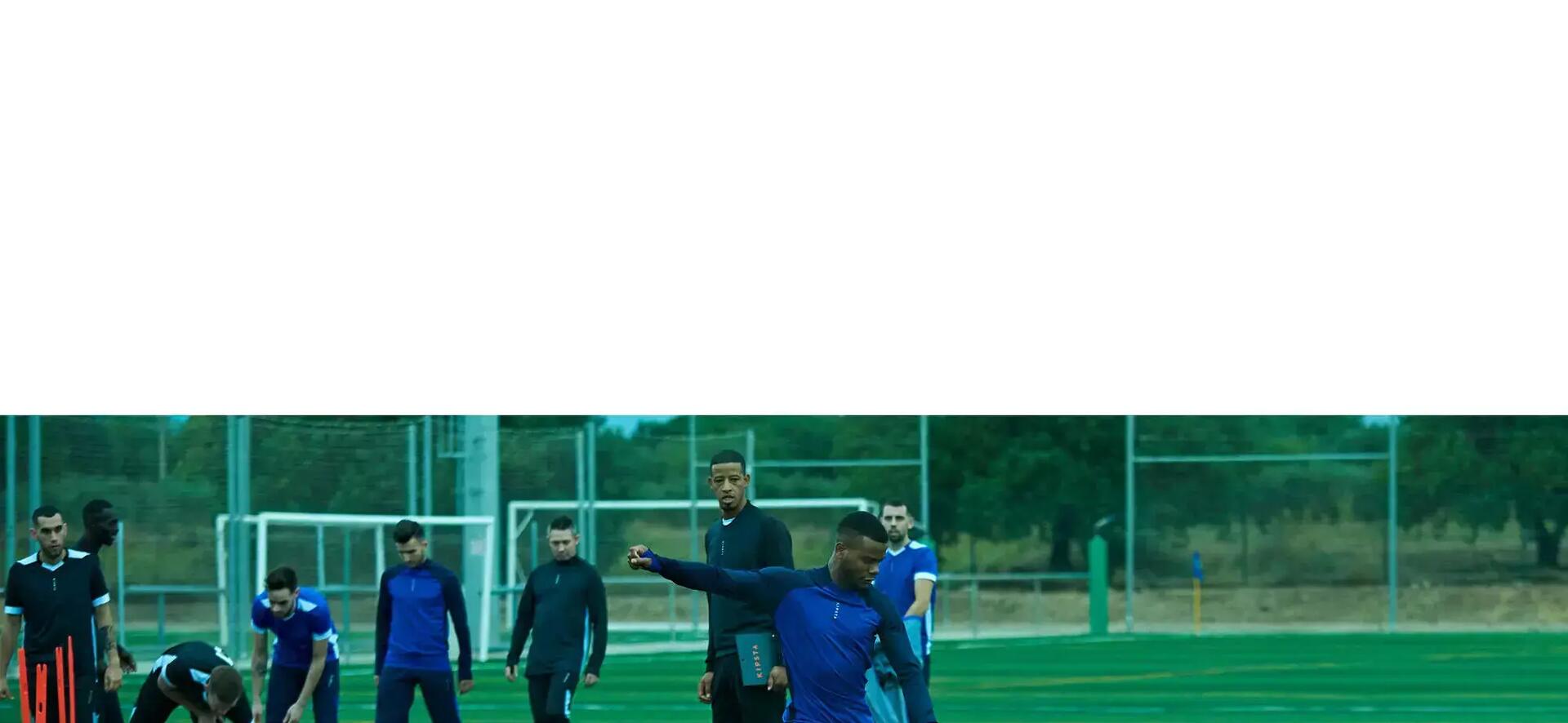 Jouer-au-foot-en-hiver Jouer-au-foot-en-hiver